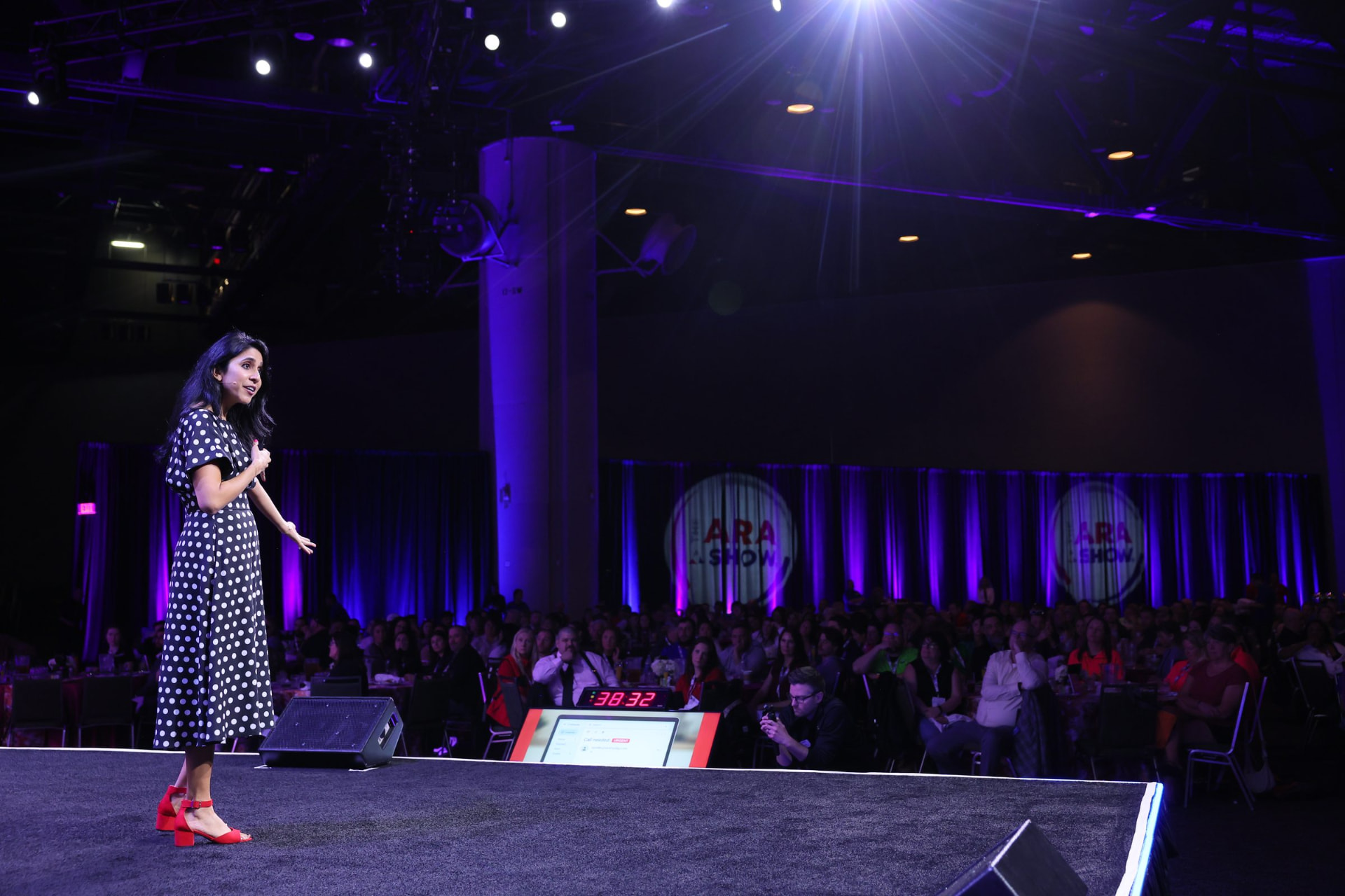 Henna Pryor delivering a keynote at the ARA Show
